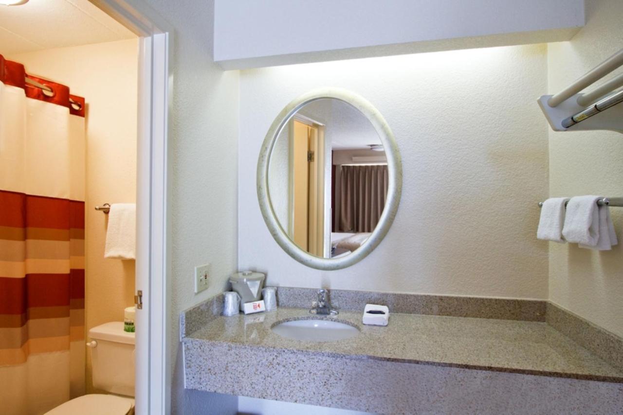 Red Roof Inn Charleston West - Hurricane, Wv Teays Valley Ngoại thất bức ảnh